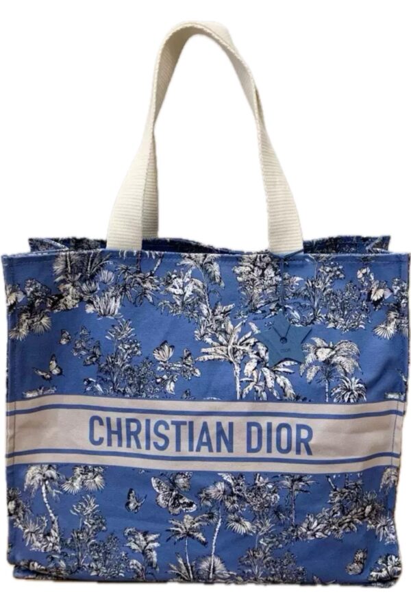 B2747Dior 藍色蝴蝶印花帆布包（配藍色星星掛飾） 43 x 38 x 13cm 💙💙$298