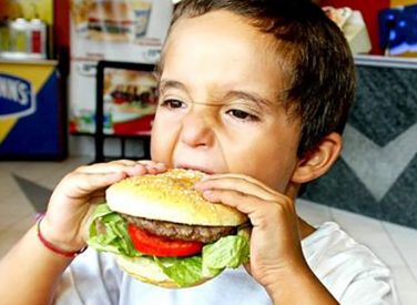 Nuevos límites de alimentación saludable aumentan la presencia de niños con obesidad y sobrepeso