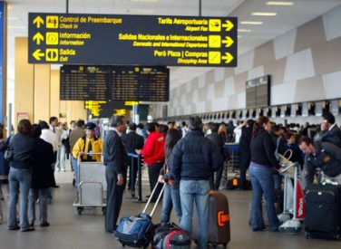 LATAM suspende vuelos a Lima: pasajeros varados y sin respuesta