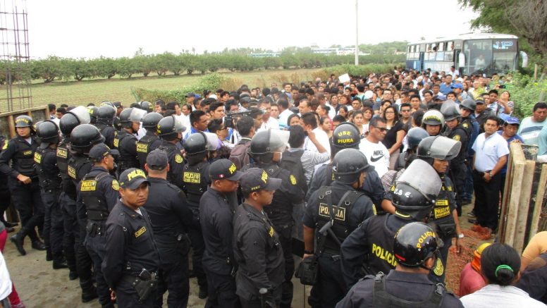 UNP: Estudiantes y personal marchan para exigir el cierre del ‘Camino Real’