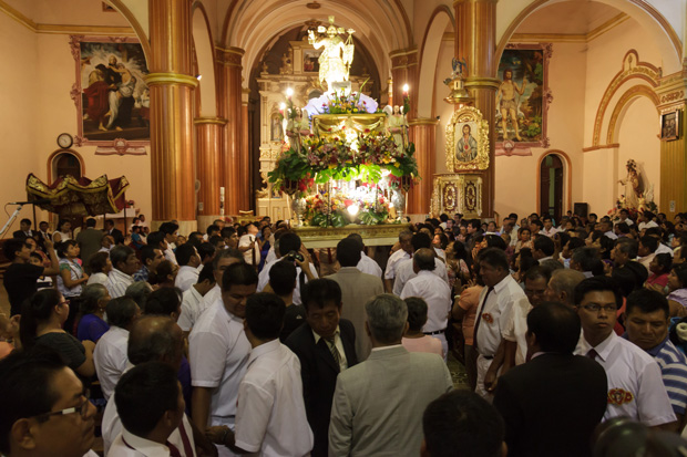 «En Semana Santa se acompaña a Jesús, no es tiempo de diversión»