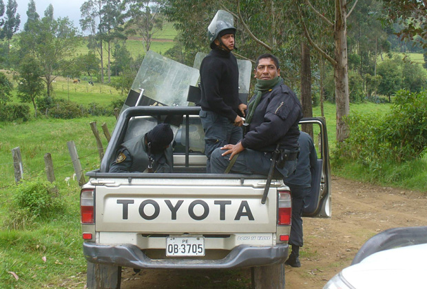 Huarmaca: Encapuchados vuelven a la carga y asaltan a tiros a 2 comerciantes