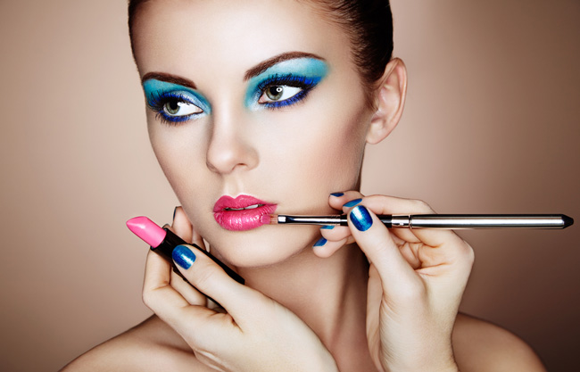 Celebridades con su línea de maquillaje
