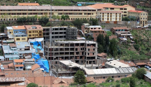 Ordenan demolición de hotel Sheraton y restitución de andenes incas