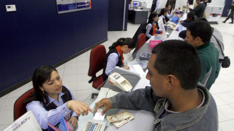Los peruanos hacen un mayor seguimiento a sus finanzas