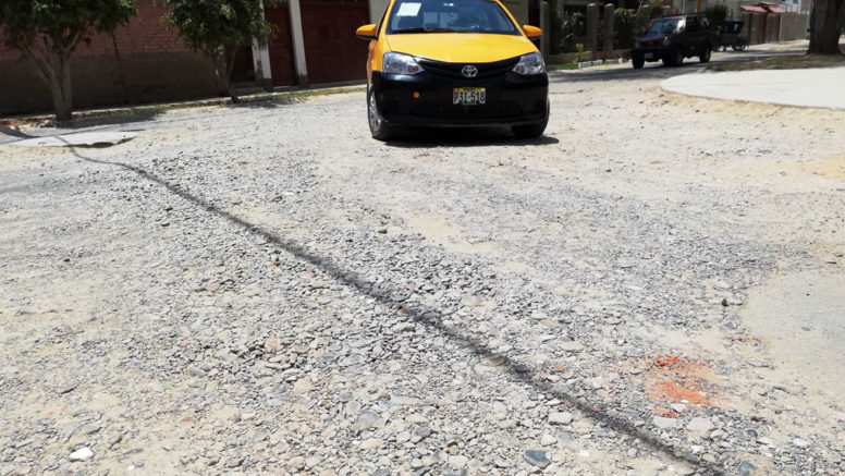 Vecinos de Miraflores piden aprobar estudios para la reconstrucción de 72 calles