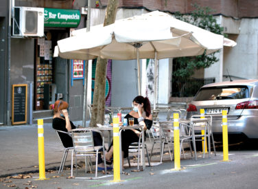 Restaurantes y centros culturales podrán utilizar espacios públicos
