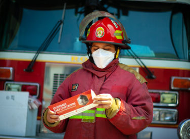 Fundación Romero entrega mascarillas a todos los bomberos del Perú