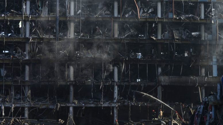 Kiev: Mueren ocho personas en el bombardeo de un centro comercial