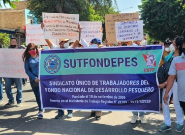 Trabajadores exigen destitución de director de Fondepes y ministro de Produce