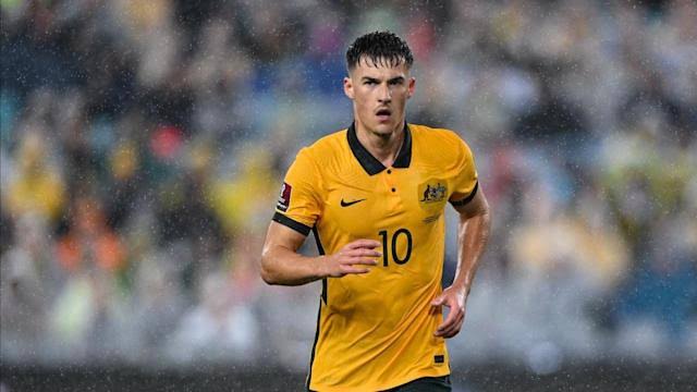 Jackson Irvine y Ajdin Hrustic, de Australia: los rivales de Perú para el repechaje que le marcaron a Emiratos Árabes Unidos