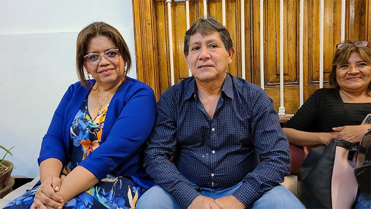 Lic. July Morey junto a su esposo Lic. Esaú Gómez.