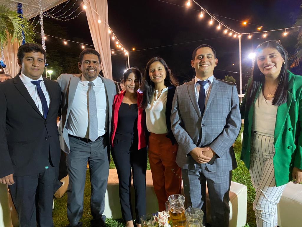 Jean Cabrera, Roberto Portocarrero, Jordan Robledo, Nadia Gutiérrez, Ricardo Rosas y Milagros Mendoza.