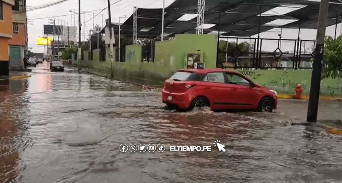 Intensas lluvias y tormenta eléctrica inundan calles de Arequipa