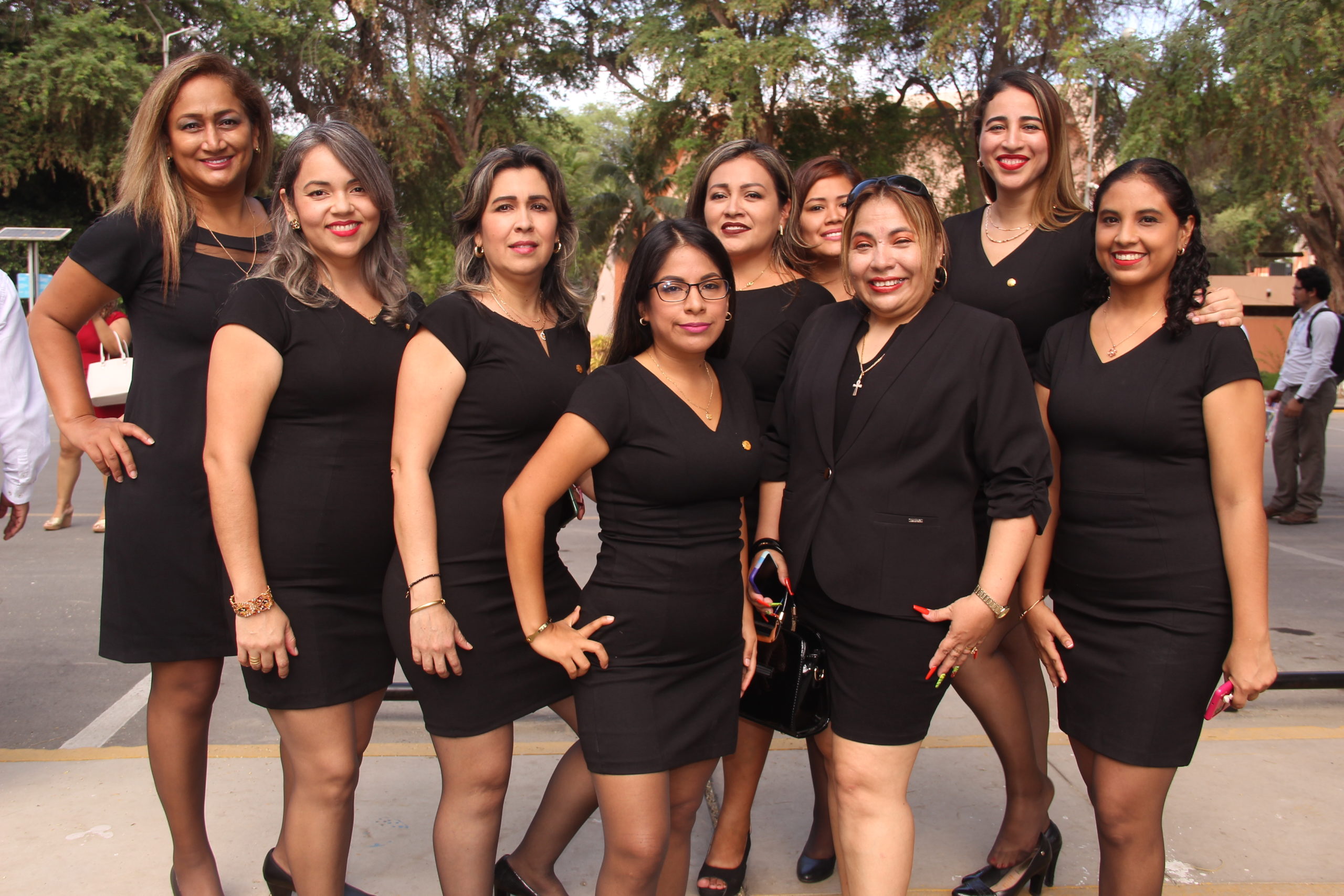 Personal administrativo de Secretaria General (UNP), en compañía de la coordinadora Cindy Alzamora.