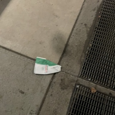 Trash near 86th Street, Lexington Avenue, Manhattan Community Board 8, Manhattan, New York County, New York, 10037, United States