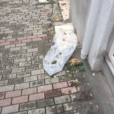 Trash near Çelebi Mehmet Lisesi, İpekçilik Caddesi, Kurtoğlu Mahallesi, Karaağaç Mahallesi, Yıldırım, Bursa, Marmara Region, 16010, Turkey