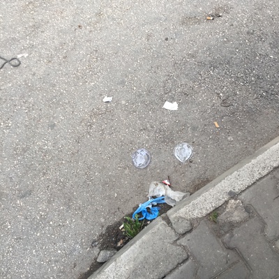 Trash near Eşrefliler Caddesi, Karaağaç Mahallesi, Yıldırım, Bursa, Marmara Region, 16010, Turkey-cwgh