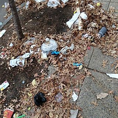 Trash near 12-034 30th Avenue, New York-lyv1