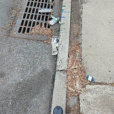 Trash near Public School 171, 30th Avenue, Astoria, Queens, Queens County, New York, 11102, United States of America-293z