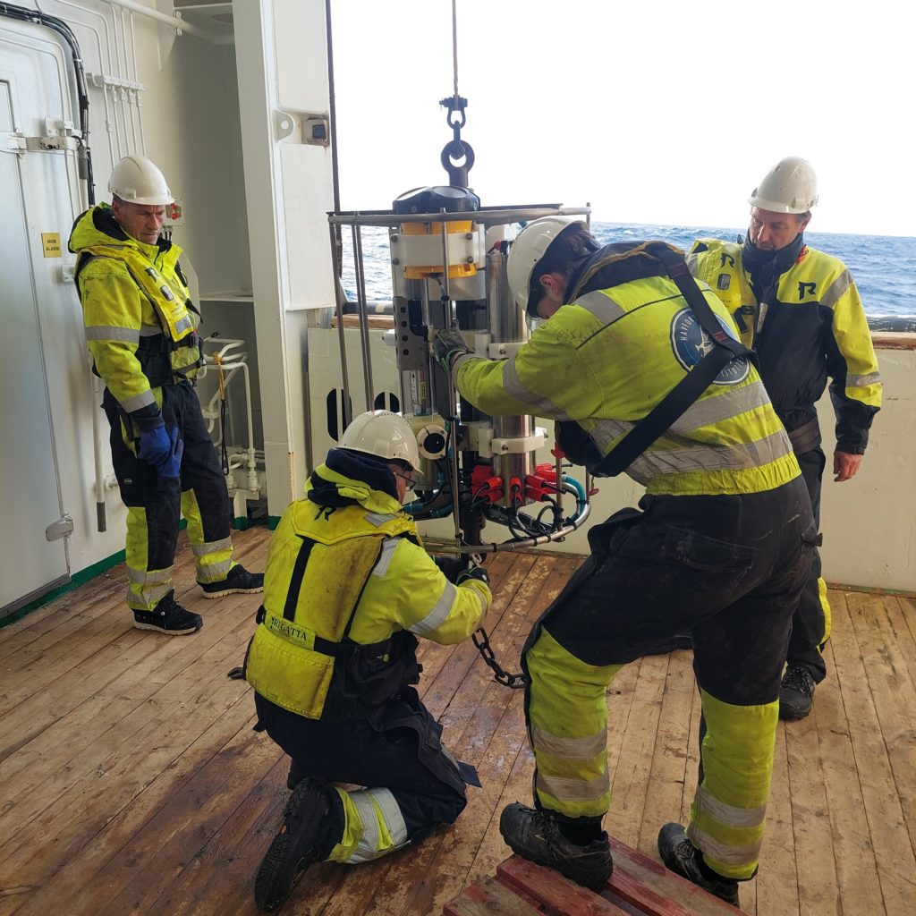 GEORGE prepares for the recovery of deep-sea instrument EGIM from Northeast Atlantic