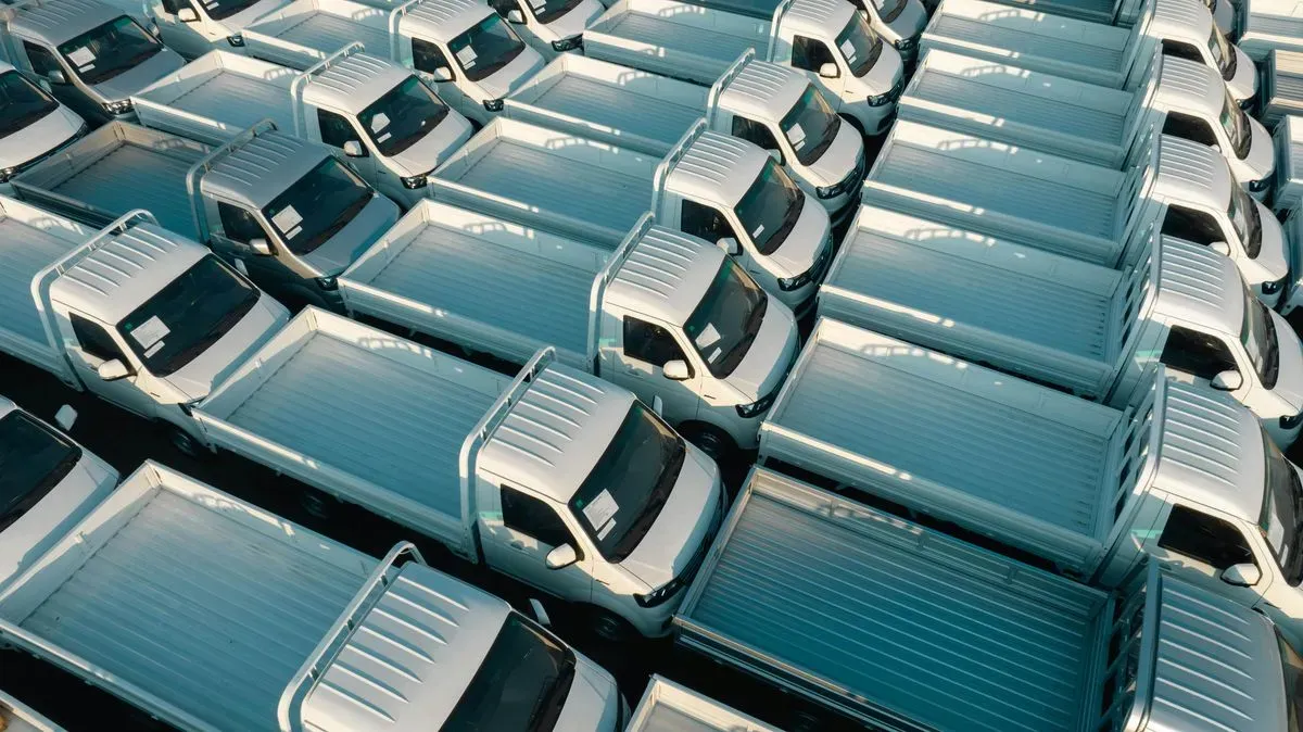 Business mobility and fleet environment related to leasing and asset operations.