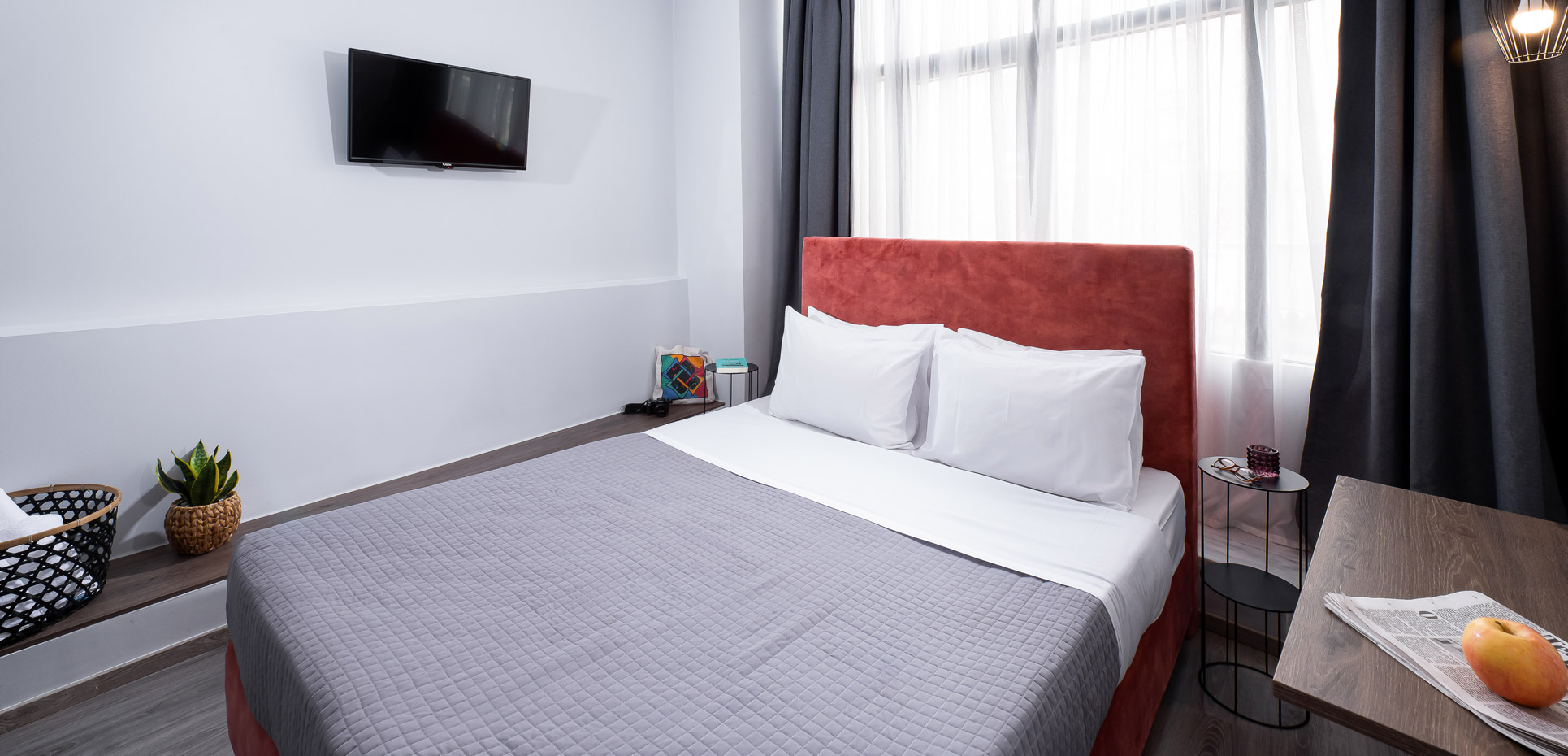 Enattica Monastiraki Living, bedroom with double bed