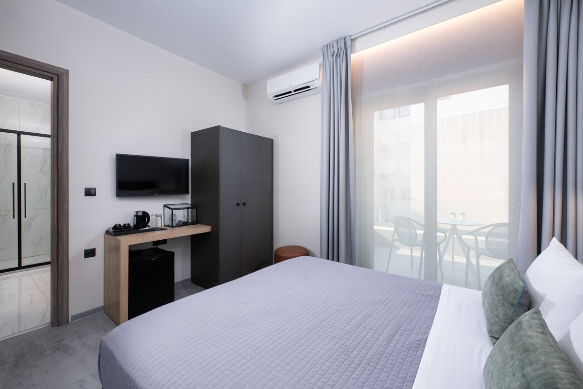 Enattica Suites, άνετο δωμάτιο με διπλό κρεβάτι