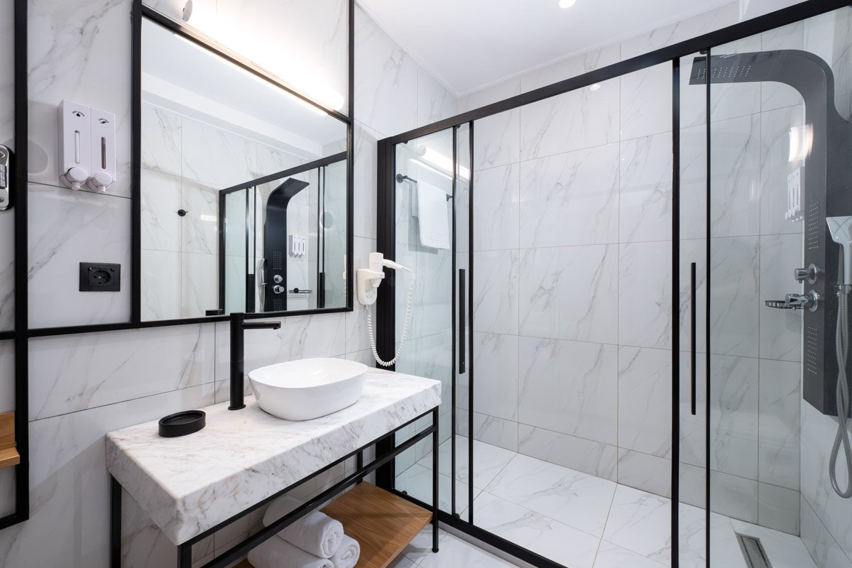 Enattica Suites, bathroom of Standard Double room
