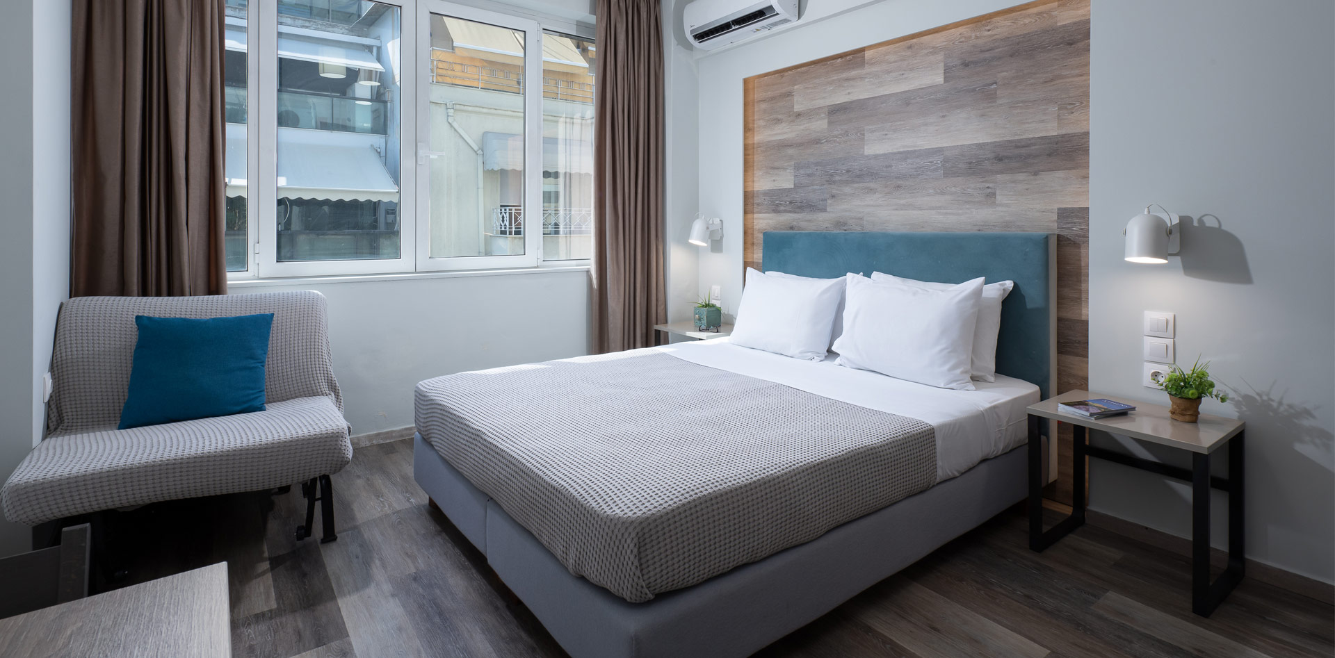 Enattica Syntagma Living, bedroom with double bed