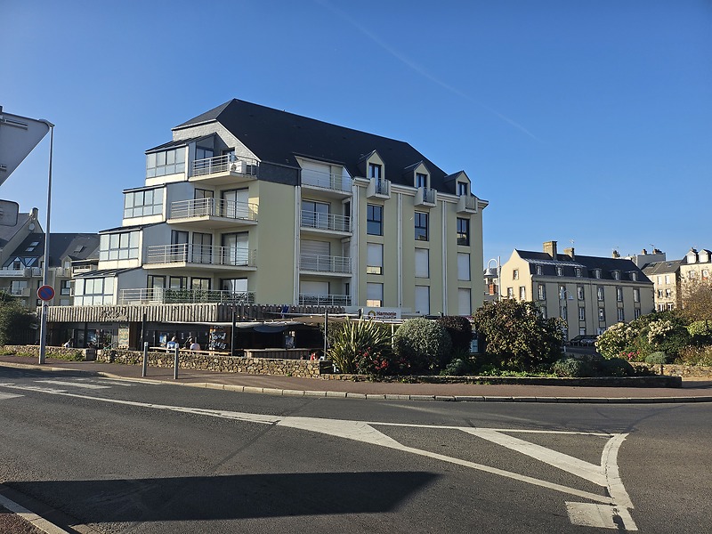 GRANVILLE GARAGE EN CENTREVILLE ENCHÈRES IMMO