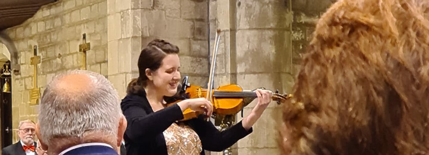 Hire Sarah Anne Bush - Music | Violinist in Mexborough