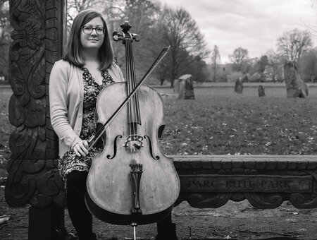 Kirsten Miller: Cello