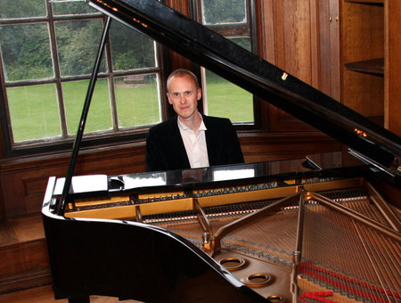 Rich Jones Jazz & Pop Pianist / Singing Pianist