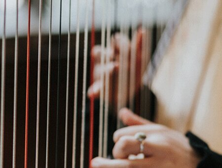 Harpist Iona Duncan