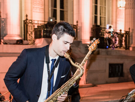 Toni - The Sax Dude