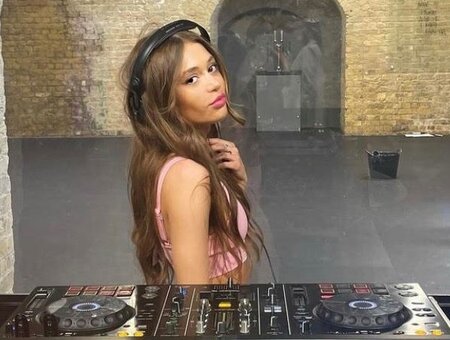 DJ TAYLA