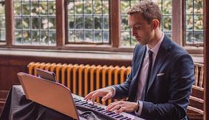 Wedding pianist for hire