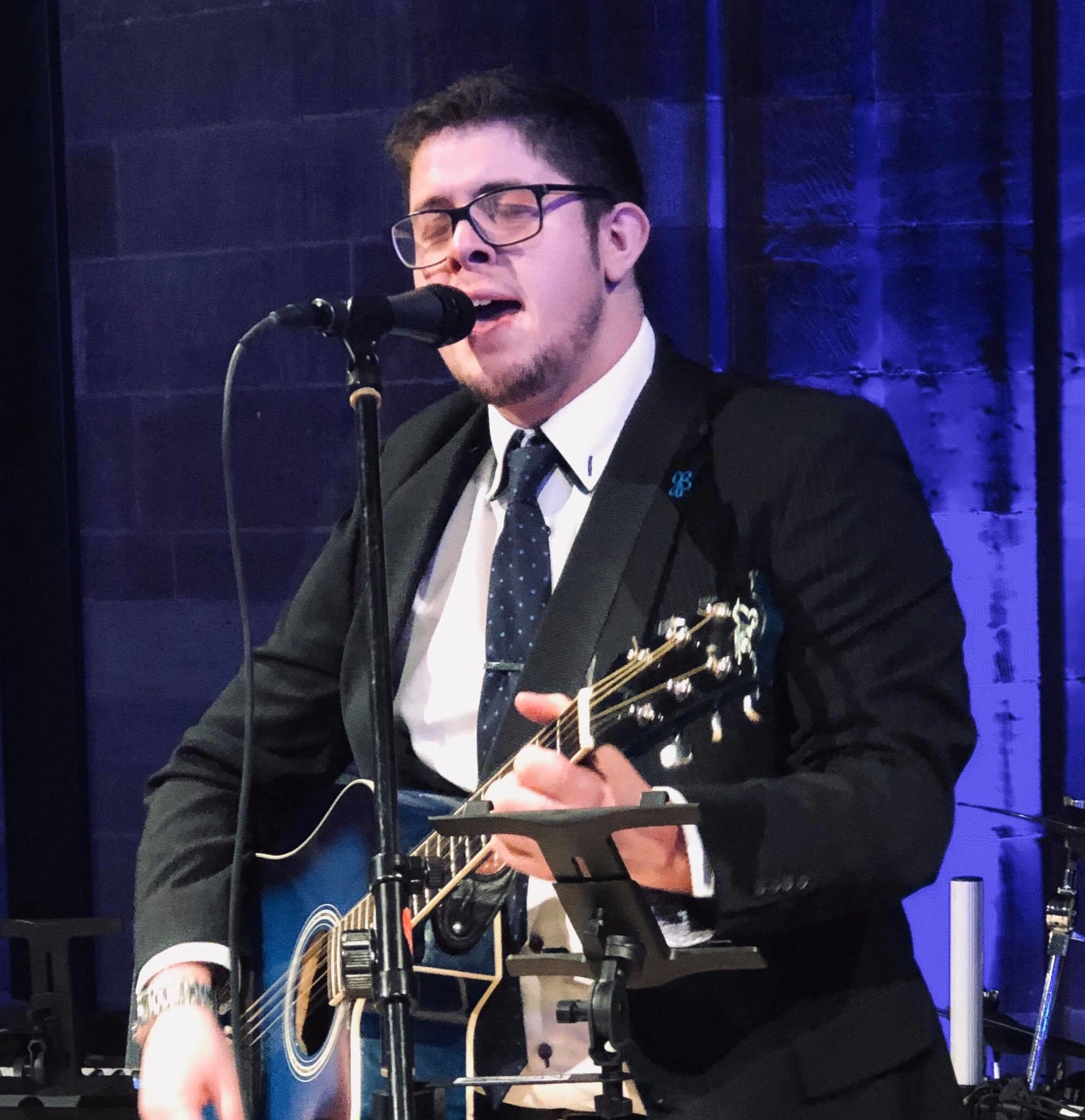 Hire Ben Foulds Singing guitarist in Lichfield picture pic