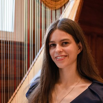 Hire Henriette Poos Harpist with Encore