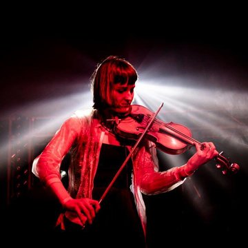 Hire Johanna Burnheart Violinist with Encore