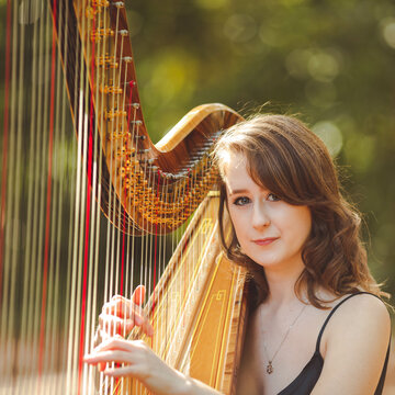 Hire Catrin Meek Harpist with Encore