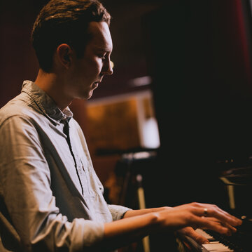 Hire Joe Hill Pianist with Encore