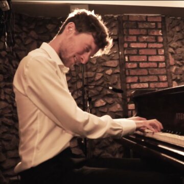 Hire Alex Veitch Pianist with Encore