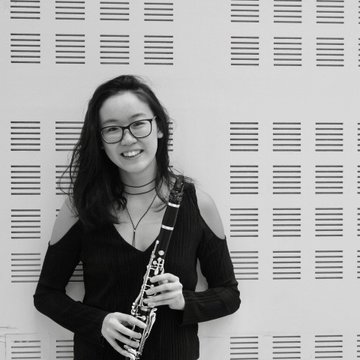 Hire Steph Yim Bass clarinettist with Encore