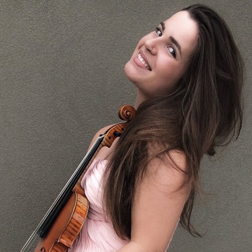 Hire Inês Delgado Violin Violinist with Encore