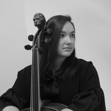 Hire Camilla Morse-Glover Cellist with Encore