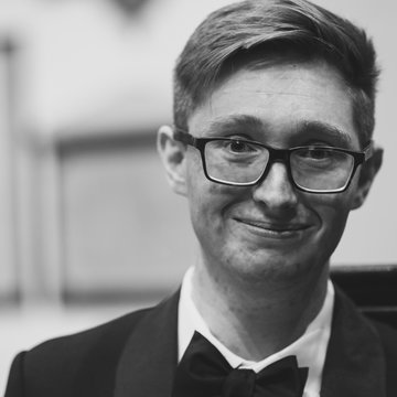 Hire Richard Dawson Organist with Encore