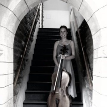 Hire Sophie Nash Electric cellist with Encore
