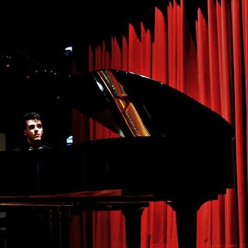 Hire Stavros Dritsas Pianist with Encore